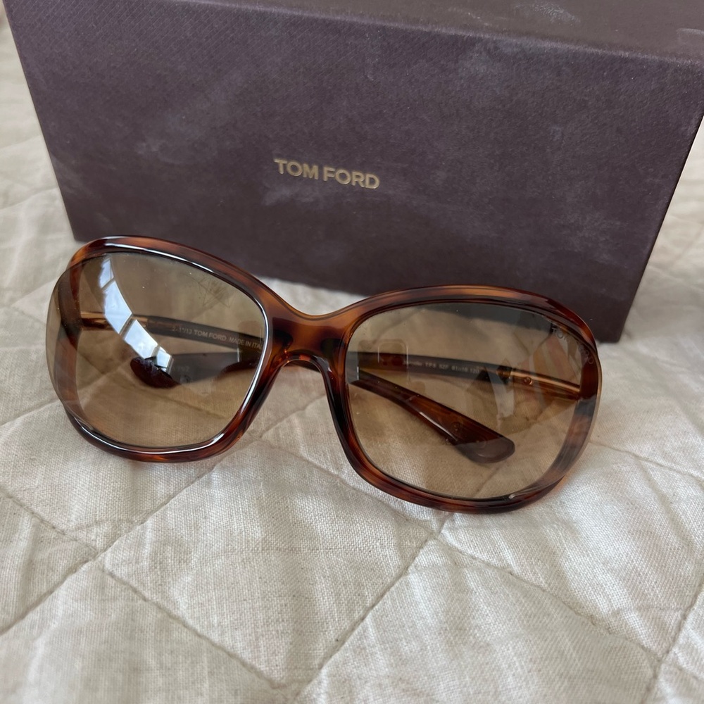 Tom Ford Jennifer FT 0833  Dark Brown/Brown gradiant Mint Condition!